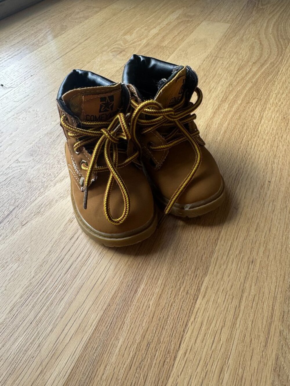 Toddler Timberland Style Boots | Approx. Size 5–5.5 | Like New 🍂